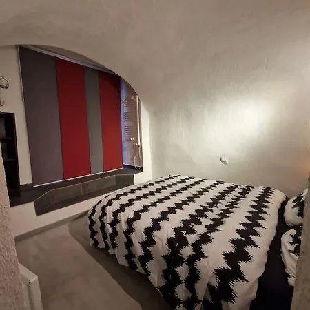 Vieille-ville De 2 Pièces Proche Appartement Nice