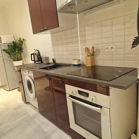 Vieille-ville De 2 Pieces Proche Apartament