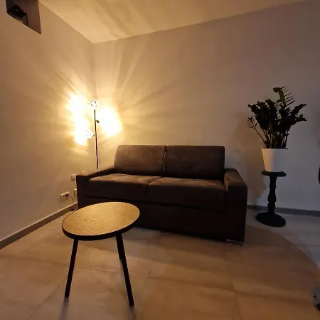 Vieille-ville De 2 Pieces Proche Lägenhet *